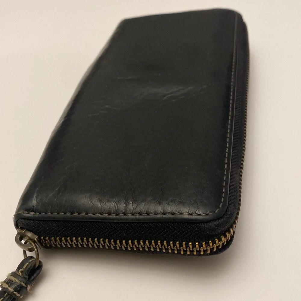 Coach Women’s Black Leather Zip Around Wallet - Picture 7 of 9
